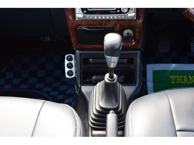 ミラジーノ ミニライトスペシャルターボ　５速ＭＴ・インタークーラーターボ・ターボタイマー付エンジンスターター・社外ブーストメーター・純正ミニライト１４インチＡＷ・ウッドコンビハンドル・シートカバー・リア修復有り（17枚目）