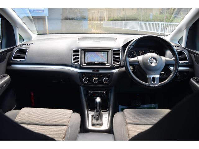 シャラン ＴＳＩ　ハイラインブルーモーションテクノロジー　社外ナビ地デジ／ＢＴ／ＤＶＤ／バックモニター・両側電動スライドドア・障害物センサー・オートクルーズ・ＥＴＣ・ルーフレール・ＨＩＤライト・フォグ・純正１６インチＡＷ・オートライト・デュアルＡＡＣ（12枚目）