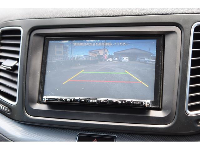 シャラン ＴＳＩ　ハイラインブルーモーションテクノロジー　社外ナビ地デジ／ＢＴ／ＤＶＤ／バックモニター・両側電動スライドドア・障害物センサー・オートクルーズ・ＥＴＣ・ルーフレール・ＨＩＤライト・フォグ・純正１６インチＡＷ・オートライト・デュアルＡＡＣ（19枚目）