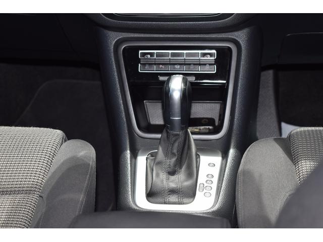 シャラン ＴＳＩ　ハイラインブルーモーションテクノロジー　社外ナビ地デジ／ＢＴ／ＤＶＤ／バックモニター・両側電動スライドドア・障害物センサー・オートクルーズ・ＥＴＣ・ルーフレール・ＨＩＤライト・フォグ・純正１６インチＡＷ・オートライト・デュアルＡＡＣ（21枚目）