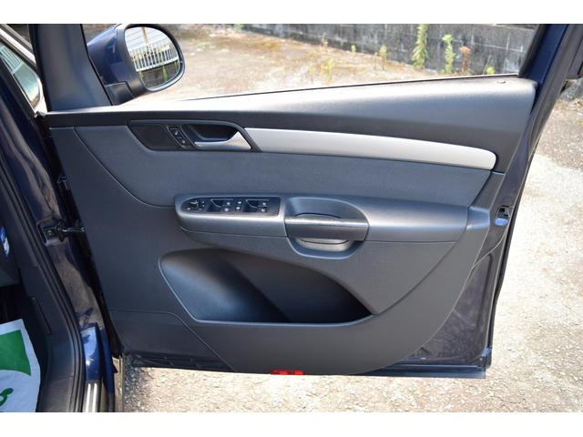 シャラン ＴＳＩ　ハイラインブルーモーションテクノロジー　社外ナビ地デジ／ＢＴ／ＤＶＤ／バックモニター・両側電動スライドドア・障害物センサー・オートクルーズ・ＥＴＣ・ルーフレール・ＨＩＤライト・フォグ・純正１６インチＡＷ・オートライト・デュアルＡＡＣ（55枚目）