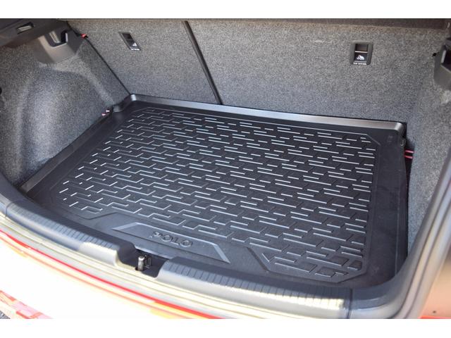 ポロ TSIハイライン 純正ナビ/バックモニター/パーキングアシスト・クルコン・パドルシフト・プッシュスタート・ETC・デュアルオートAC・革巻ステアリング・純正16AW・ウインカーミラー(29枚目)