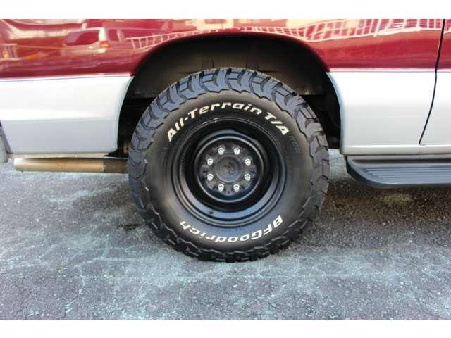 ５４００ｃｃ　ＣＡＲＦＡＸ　フルセグナビ（ｂｌｕｅｔｏｏｔｈ）　バックカメラ　リアモニター　ヒッチメンバー　社外マフラー・ホイール　本革シート　キーレス２個　ＥＴＣ