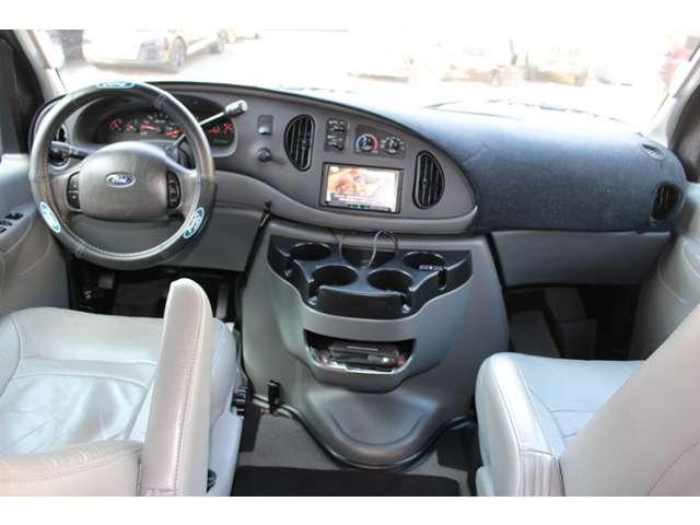 ５４００ｃｃ　ＣＡＲＦＡＸ　フルセグナビ（ｂｌｕｅｔｏｏｔｈ）　バックカメラ　リアモニター　ヒッチメンバー　社外マフラー・ホイール　本革シート　キーレス２個　ＥＴＣ