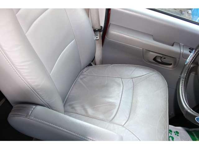 ５４００ｃｃ　ＣＡＲＦＡＸ　フルセグナビ（ｂｌｕｅｔｏｏｔｈ）　バックカメラ　リアモニター　ヒッチメンバー　社外マフラー・ホイール　本革シート　キーレス２個　ＥＴＣ