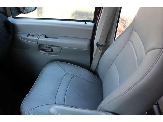 ５４００ｃｃ　ＣＡＲＦＡＸ　フルセグナビ（ｂｌｕｅｔｏｏｔｈ）　バックカメラ　リアモニター　ヒッチメンバー　社外マフラー・ホイール　本革シート　キーレス２個　ＥＴＣ