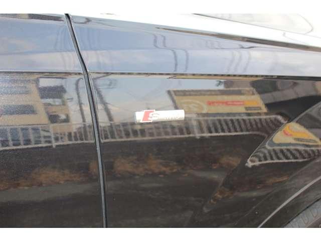 Q7 2.0TFSIクワトロ Sラインパッケージ 4WD 7人乗 リアモニター マトリクスヘッドライト 黒革Sラインパワーシート ガラススライディングルーフ パワーゲート 全周囲カメラ 全席シートヒーター ドラレコ ETC スマートキー2個 保証付(13枚目)
