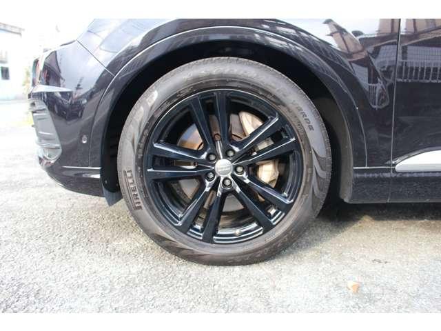 Q7 2.0TFSIクワトロ Sラインパッケージ 4WD 7人乗 リアモニター マトリクスヘッドライト 黒革Sラインパワーシート ガラススライディングルーフ パワーゲート 全周囲カメラ 全席シートヒーター ドラレコ ETC スマートキー2個 保証付(17枚目)