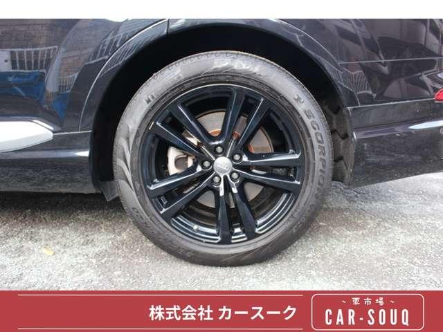 Q7 2.0TFSIクワトロ Sラインパッケージ 4WD 7人乗 リアモニター マトリクスヘッドライト 黒革Sラインパワーシート ガラススライディングルーフ パワーゲート 全周囲カメラ 全席シートヒーター ドラレコ ETC スマートキー2個 保証付(18枚目)