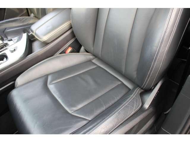 Q7 2.0TFSIクワトロ Sラインパッケージ 4WD 7人乗 リアモニター マトリクスヘッドライト 黒革Sラインパワーシート ガラススライディングルーフ パワーゲート 全周囲カメラ 全席シートヒーター ドラレコ ETC スマートキー2個 保証付(25枚目)