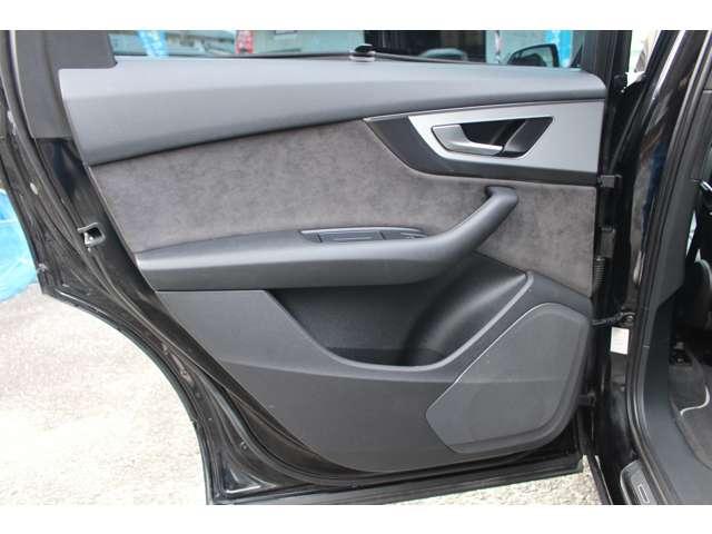 Q7 2.0TFSIクワトロ Sラインパッケージ 4WD 7人乗 リアモニター マトリクスヘッドライト 黒革Sラインパワーシート ガラススライディングルーフ パワーゲート 全周囲カメラ 全席シートヒーター ドラレコ ETC スマートキー2個 保証付(53枚目)