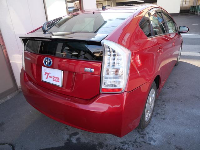 プリウス Ｓ　スマートキー　プッシュスタート　ナビ　ＴＶ　ＥＴＣ　オートエアコン　記録簿　電動格納ミラー　パワーウィンドウ　パワーステアリング（5枚目）