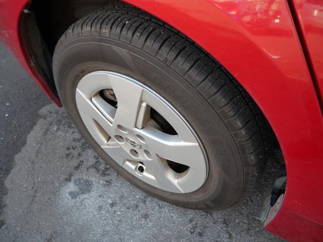 プリウス Ｓ　スマートキー　プッシュスタート　ナビ　ＴＶ　ＥＴＣ　オートエアコン　記録簿　電動格納ミラー　パワーウィンドウ　パワーステアリング（11枚目）