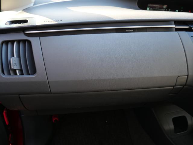 プリウス Ｓ　スマートキー　プッシュスタート　ナビ　ＴＶ　ＥＴＣ　オートエアコン　記録簿　電動格納ミラー　パワーウィンドウ　パワーステアリング（19枚目）