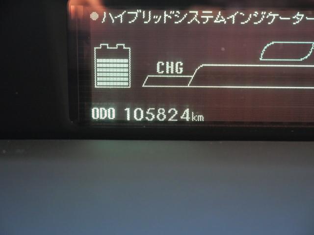 プリウス Ｓ　スマートキー　プッシュスタート　ナビ　ＴＶ　ＥＴＣ　オートエアコン　記録簿　電動格納ミラー　パワーウィンドウ　パワーステアリング（28枚目）