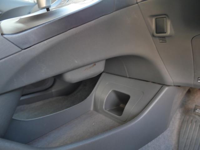 プリウス Ｓ　スマートキー　プッシュスタート　ナビ　ＴＶ　ＥＴＣ　オートエアコン　記録簿　電動格納ミラー　パワーウィンドウ　パワーステアリング（34枚目）