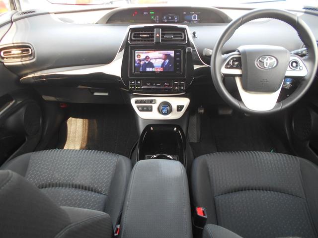 プリウス Ｓセーフティプラス　禁煙車　ワンオナ　バックカメラ　ＥＴＣ　社外ナビ　フルセグＴＶ　ＢＴ　Ｆランプ　オートライト　オートマチックハイビーム　オートクルーズコントロール　オートワイパー　レーンキープアシスト　障害物センサー（5枚目）