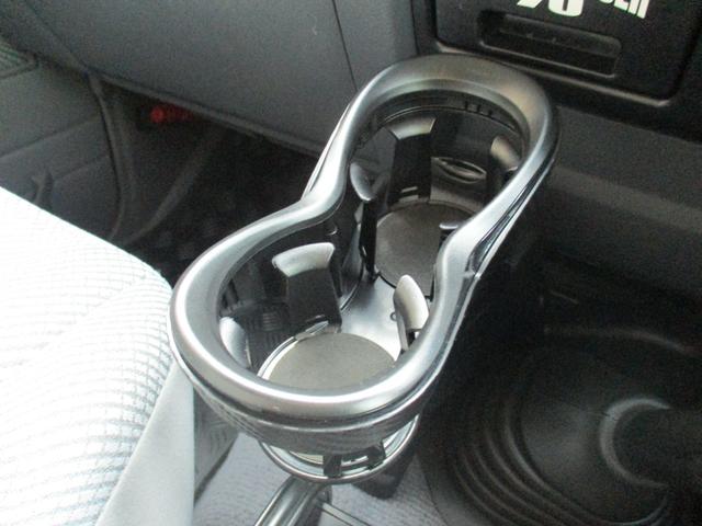 ランドクルーザー７０ バン　バン（２名）　禁煙車　５ＭＴ　４ＷＤ　社外ナビ　フルセグ　Ｂカメラ　Ｂｌｕｅｔｏｏｔｈ　キーレス　フロントフォグランプ　１６インチ社外アルミホイール　前後ドラレコ　ＥＴＣ　ＤＶＤ（17枚目）