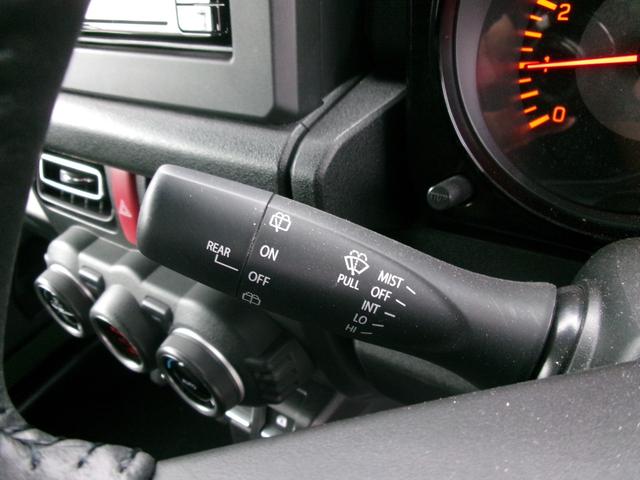 ジムニー ＸＣ　禁煙車　ワンオーナー　純正ナビ　フルセグ　ＢＴ　クルコン　ＥＴＣ　シートヒーター　ＬＥＤヘッドライト　フォグランプ　オートライト　ヘッドライトウォッシャー　車線逸脱警報装置　衝突軽減ブレーキ（11枚目）