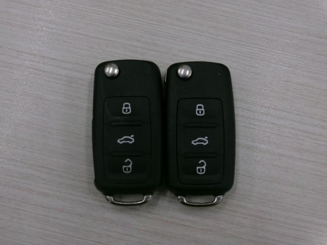 ご成約後、当社の専門スタッフが、水垢落としから、ボディ磨きまで丁寧に仕上げを行います！品質には、自信を持っております♪又、ボディのガラスコーティングもお勧めです♪（有償）詳しくはスタッフまで！