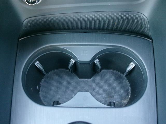 Ａ３セダン ２．０ＴＦＳＩクワトロ　スポーツ　Ｓラインパッケージ　禁煙車　純正ナビ　ＢＣ　ＢＴ　Ｐセンサー　フルセグ　パドルシフト　オートライト　ＬＥＤ　ＦＲフォグ　ドラレコ　ＥＴＣ　スマートキー　スペアキー　電動シート　シートヒーター　ＡＡＣ　ＡＢＨ　純正１８ＡＷ（16枚目）