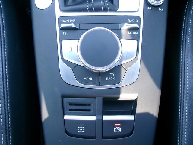 Ａ３セダン ２．０ＴＦＳＩクワトロ　スポーツ　Ｓラインパッケージ　禁煙車　純正ナビ　ＢＣ　ＢＴ　Ｐセンサー　フルセグ　パドルシフト　オートライト　ＬＥＤ　ＦＲフォグ　ドラレコ　ＥＴＣ　スマートキー　スペアキー　電動シート　シートヒーター　ＡＡＣ　ＡＢＨ　純正１８ＡＷ（18枚目）