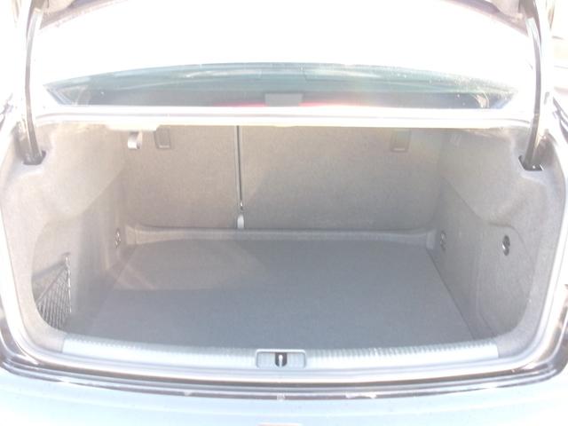 Ａ３セダン ２．０ＴＦＳＩクワトロ　スポーツ　Ｓラインパッケージ　禁煙車　純正ナビ　ＢＣ　ＢＴ　Ｐセンサー　フルセグ　パドルシフト　オートライト　ＬＥＤ　ＦＲフォグ　ドラレコ　ＥＴＣ　スマートキー　スペアキー　電動シート　シートヒーター　ＡＡＣ　ＡＢＨ　純正１８ＡＷ（37枚目）