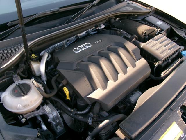 Ａ３セダン ２．０ＴＦＳＩクワトロ　スポーツ　Ｓラインパッケージ　禁煙車　純正ナビ　ＢＣ　ＢＴ　Ｐセンサー　フルセグ　パドルシフト　オートライト　ＬＥＤ　ＦＲフォグ　ドラレコ　ＥＴＣ　スマートキー　スペアキー　電動シート　シートヒーター　ＡＡＣ　ＡＢＨ　純正１８ＡＷ（41枚目）