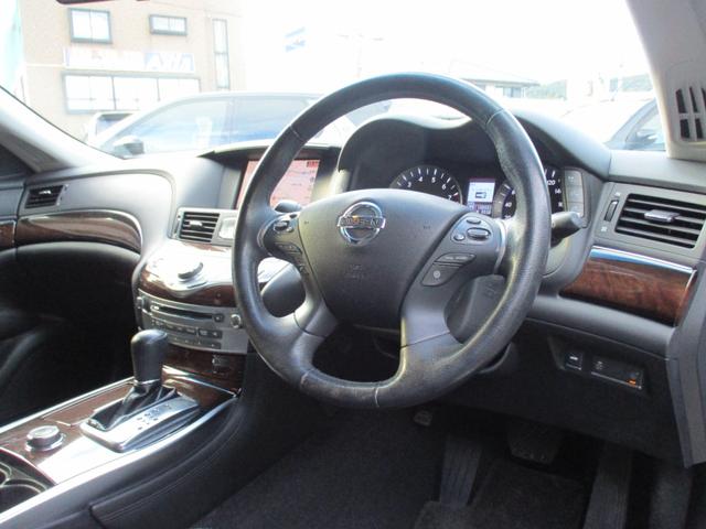 フーガハイブリッド ベースグレード　ワンオーナー　禁煙車　純正ＨＤＤナビ　フルセグ　バックカメラ　サイドカメラ　アダプティブクルーズコントロール　衝突軽減ブレーキ　ＨＩＤ　パワーシート　シートポジション　フォグランプ　純正ＡＷ１８インチ（6枚目）