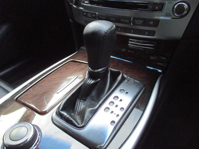 フーガハイブリッド ベースグレード　ワンオーナー　禁煙車　純正ＨＤＤナビ　フルセグ　バックカメラ　サイドカメラ　アダプティブクルーズコントロール　衝突軽減ブレーキ　ＨＩＤ　パワーシート　シートポジション　フォグランプ　純正ＡＷ１８インチ（15枚目）