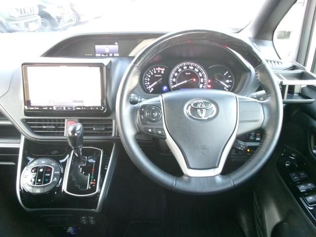 エスクァイア Ｇｉ　ワンオーナー　禁煙車　アルパインメモリーナビ９インチ　アルパインフリップダウンモニター　バックカメラ　フルセグ　クルーズコントロール　両側電動スライドドア　衝突軽減ブレーキ　ＥＴＣ　純正ＡＷ１５インチ（8枚目）