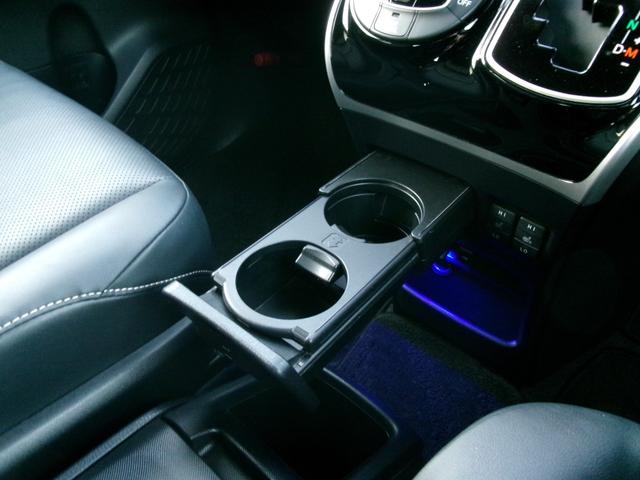 エスクァイア Ｇｉ　ワンオーナー　禁煙車　アルパインメモリーナビ９インチ　アルパインフリップダウンモニター　バックカメラ　フルセグ　クルーズコントロール　両側電動スライドドア　衝突軽減ブレーキ　ＥＴＣ　純正ＡＷ１５インチ（18枚目）