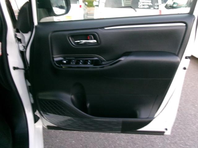 エスクァイア Ｇｉ　ワンオーナー　禁煙車　アルパインメモリーナビ９インチ　アルパインフリップダウンモニター　バックカメラ　フルセグ　クルーズコントロール　両側電動スライドドア　衝突軽減ブレーキ　ＥＴＣ　純正ＡＷ１５インチ（48枚目）