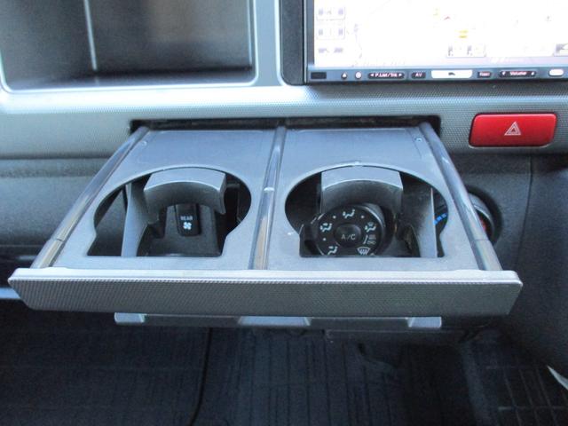 ハイエースワゴン ＧＬ　禁煙車　社外ナビ　ワンセグ　バックカメラ　ＡＣ１００Ｖ　電動格納ミラー　社外アルミホイール　フロントフォグランプ（12枚目）