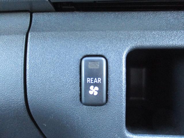 ハイエースワゴン ＧＬ　禁煙車　社外ナビ　ワンセグ　バックカメラ　ＡＣ１００Ｖ　電動格納ミラー　社外アルミホイール　フロントフォグランプ（14枚目）