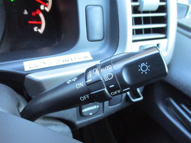 ハイエースワゴン ＧＬ　禁煙車　社外ナビ　ワンセグ　バックカメラ　ＡＣ１００Ｖ　電動格納ミラー　社外アルミホイール　フロントフォグランプ（20枚目）
