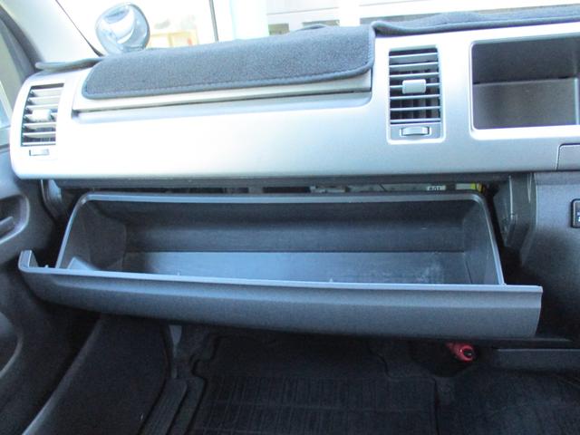 ハイエースワゴン ＧＬ　禁煙車　社外ナビ　ワンセグ　バックカメラ　ＡＣ１００Ｖ　電動格納ミラー　社外アルミホイール　フロントフォグランプ（29枚目）