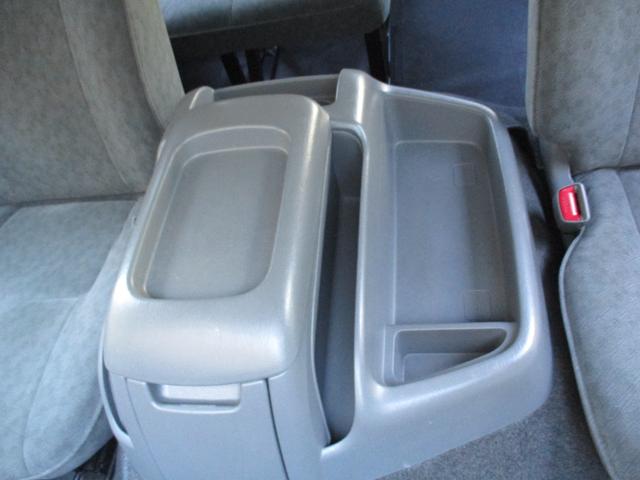 ハイエースワゴン ＧＬ　禁煙車　社外ナビ　ワンセグ　バックカメラ　ＡＣ１００Ｖ　電動格納ミラー　社外アルミホイール　フロントフォグランプ（31枚目）