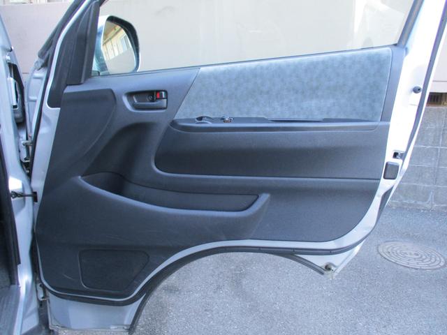 ハイエースワゴン ＧＬ　禁煙車　社外ナビ　ワンセグ　バックカメラ　ＡＣ１００Ｖ　電動格納ミラー　社外アルミホイール　フロントフォグランプ（33枚目）