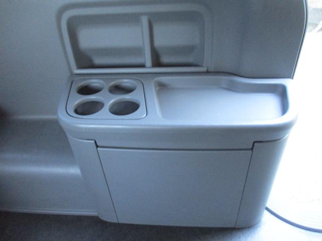 ハイエースワゴン ＧＬ　禁煙車　社外ナビ　ワンセグ　バックカメラ　ＡＣ１００Ｖ　電動格納ミラー　社外アルミホイール　フロントフォグランプ（39枚目）