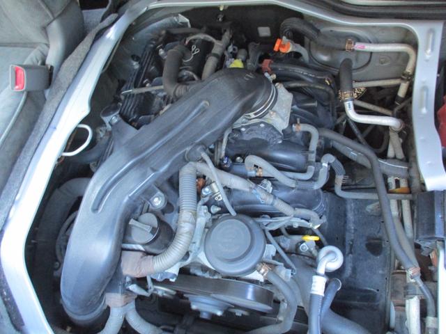 ハイエースワゴン ＧＬ　禁煙車　社外ナビ　ワンセグ　バックカメラ　ＡＣ１００Ｖ　電動格納ミラー　社外アルミホイール　フロントフォグランプ（60枚目）