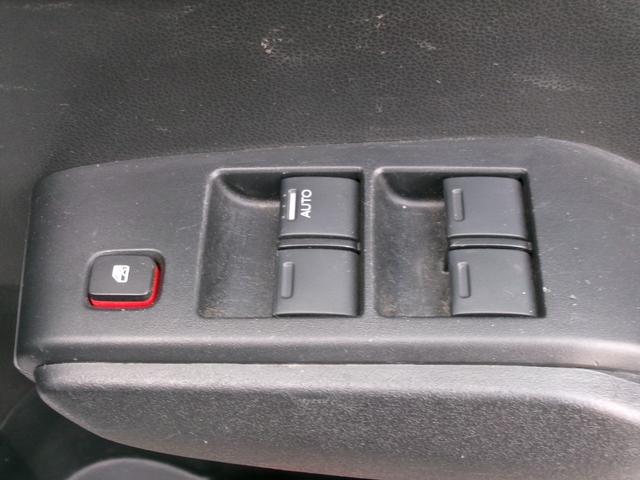 フィット Ｇスマートセレクション　ワンオーナー　禁煙車　純正ナビ　ワンセグＴＶ　ＵＳＢ　ＡＣ　ＥＴＣ　ＨＩＤライト（24枚目）