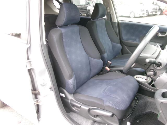 フィット Ｇスマートセレクション　ワンオーナー　禁煙車　純正ナビ　ワンセグＴＶ　ＵＳＢ　ＡＣ　ＥＴＣ　ＨＩＤライト（25枚目）