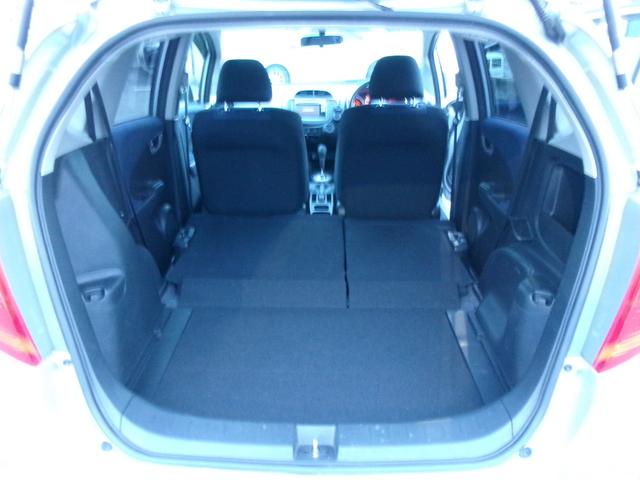 フィット Ｇスマートセレクション　ワンオーナー　禁煙車　純正ナビ　ワンセグＴＶ　ＵＳＢ　ＡＣ　ＥＴＣ　ＨＩＤライト（30枚目）