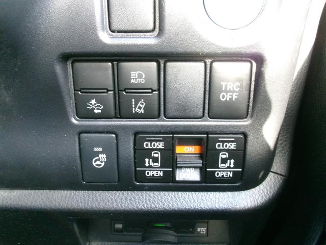 エスクァイア ハイブリッドＧｉプレミアムパッケジブラックテーラード　禁煙車　ワンオーナー　両側ＰＳＤ　純正ナビ　フルセグ　ＢＴ　ＥＴＣ　ＬＥＤヘッドライト　フォグランプ　オートハイビーム　シートヒーター　ステアリングヒーター　衝突軽減ブレーキ　クリアランスソナー（14枚目）