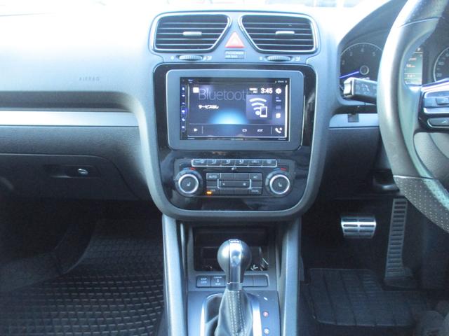シロッコ Ｒ　禁煙車　本革シート　ディスプレイオーディオ　ＡｐｐｌｅＣａｒＰｌａｙ　バックカメラ　クルーズコントロール　クリアランスソナー　シートヒーター　Ｂｌｕｅｔｏｏｔｈ　ＥＴＣ　ドラレコ　純正ＡＷ１８インチ（9枚目）