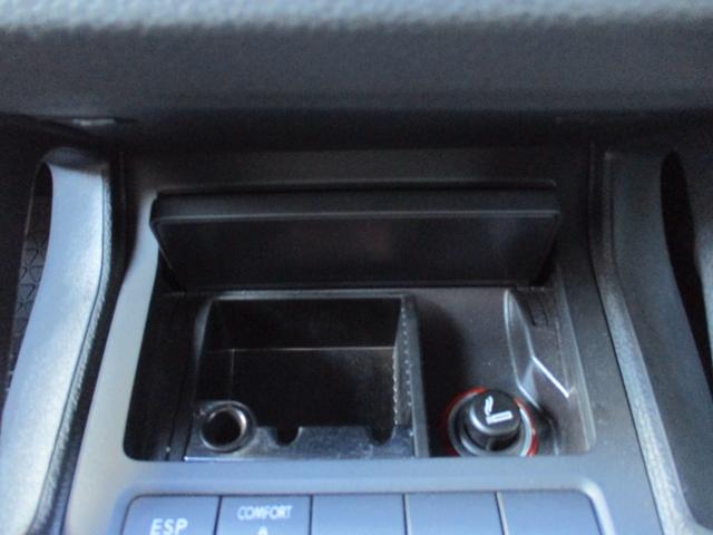 シロッコ Ｒ　禁煙車　本革シート　ディスプレイオーディオ　ＡｐｐｌｅＣａｒＰｌａｙ　バックカメラ　クルーズコントロール　クリアランスソナー　シートヒーター　Ｂｌｕｅｔｏｏｔｈ　ＥＴＣ　ドラレコ　純正ＡＷ１８インチ（15枚目）