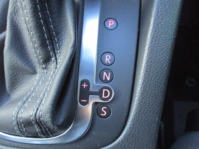 シロッコ Ｒ　禁煙車　本革シート　ディスプレイオーディオ　ＡｐｐｌｅＣａｒＰｌａｙ　バックカメラ　クルーズコントロール　クリアランスソナー　シートヒーター　Ｂｌｕｅｔｏｏｔｈ　ＥＴＣ　ドラレコ　純正ＡＷ１８インチ（19枚目）