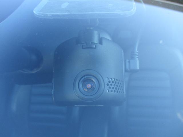 シロッコ Ｒ　禁煙車　本革シート　ディスプレイオーディオ　ＡｐｐｌｅＣａｒＰｌａｙ　バックカメラ　クルーズコントロール　クリアランスソナー　シートヒーター　Ｂｌｕｅｔｏｏｔｈ　ＥＴＣ　ドラレコ　純正ＡＷ１８インチ（29枚目）