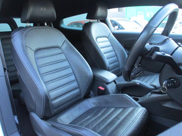 シロッコ Ｒ　禁煙車　本革シート　ディスプレイオーディオ　ＡｐｐｌｅＣａｒＰｌａｙ　バックカメラ　クルーズコントロール　クリアランスソナー　シートヒーター　Ｂｌｕｅｔｏｏｔｈ　ＥＴＣ　ドラレコ　純正ＡＷ１８インチ（35枚目）